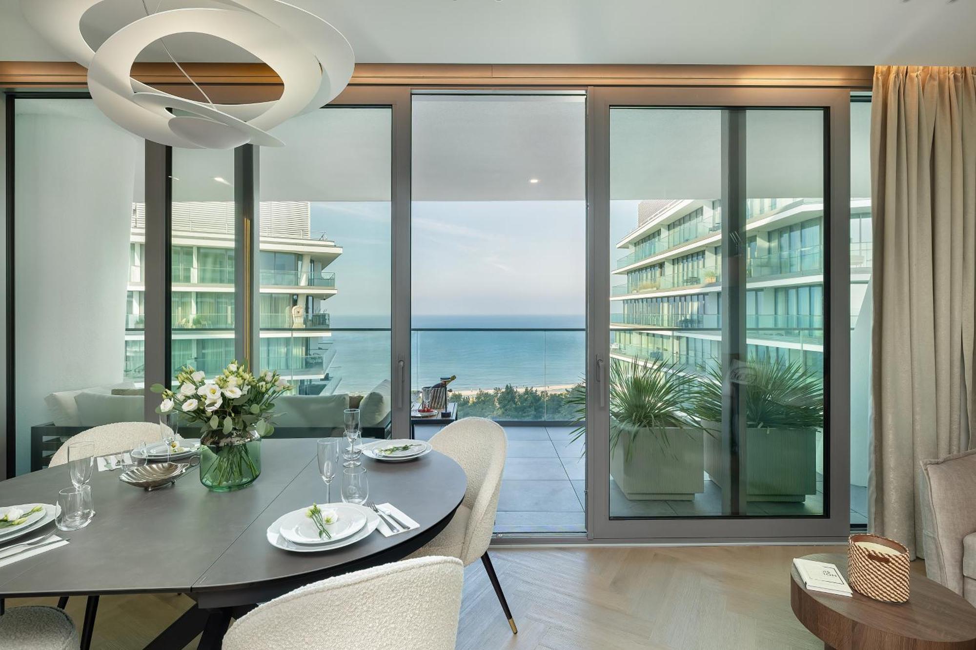 Waveview Premium Apartment, 9th Floor *