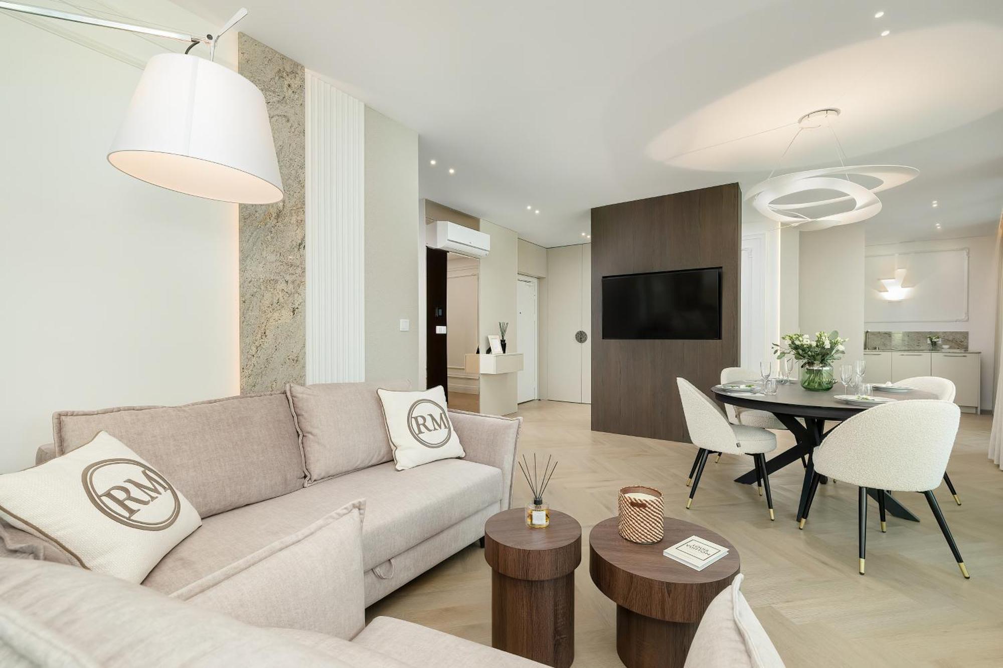 Waveview Premium Apartment, 9th Floor