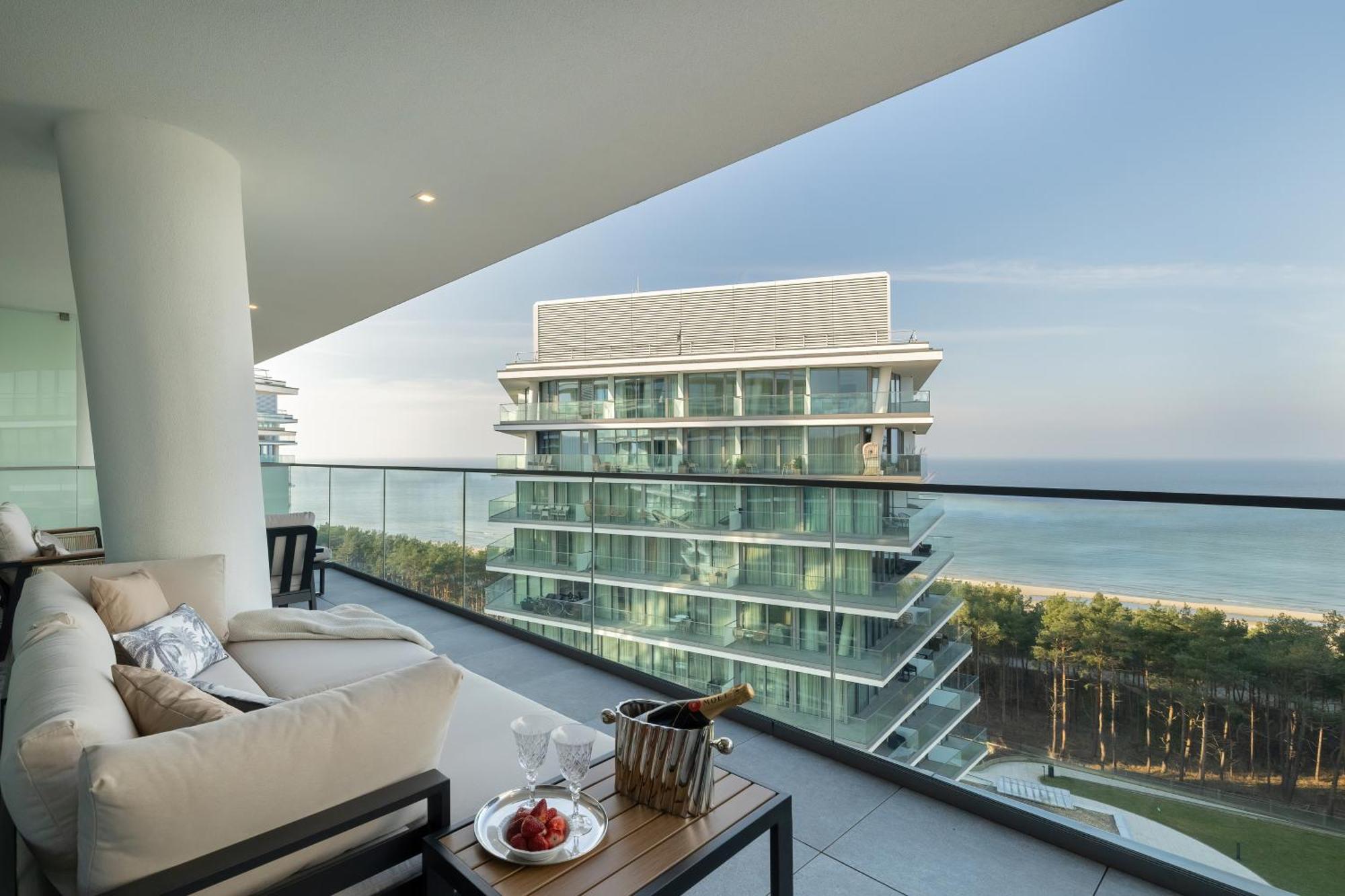 Waveview Premium Apartment, 9th Floor *